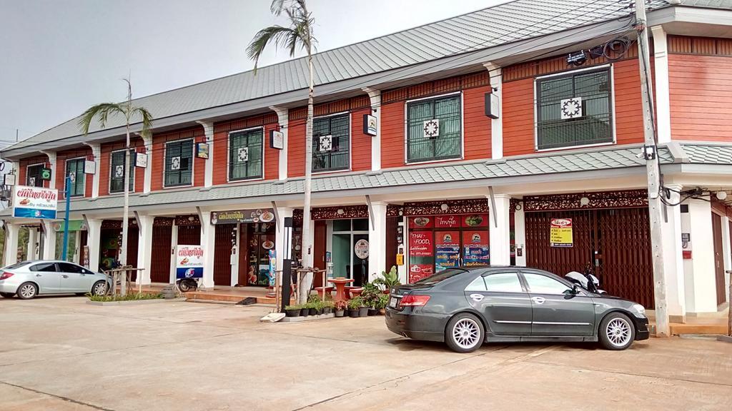 Suratthani Airport Campsite Σούρατ Τανί Εξωτερικό φωτογραφία